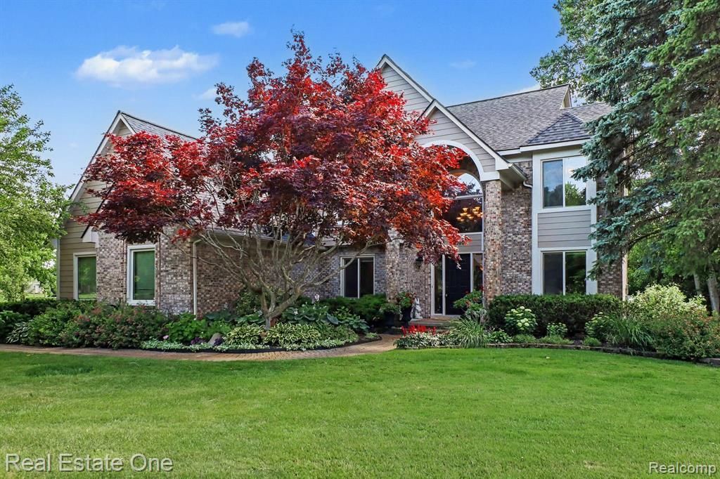 24899 Nottingham Drive, Novi, MI 48374 Main Photo