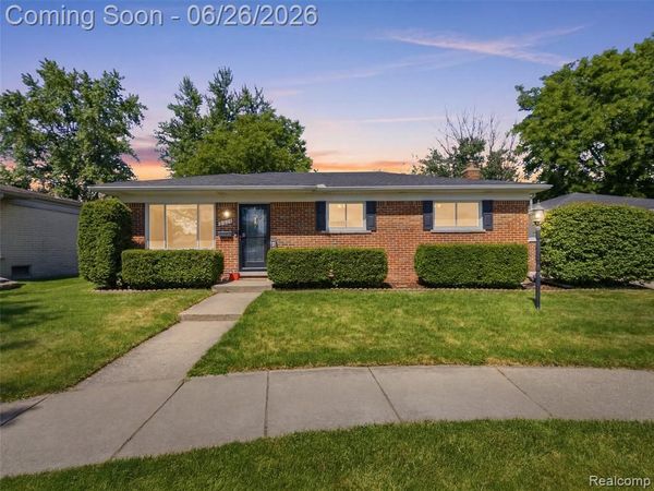 40963 Flagstaff Drive, Sterling Heights, MI 48313