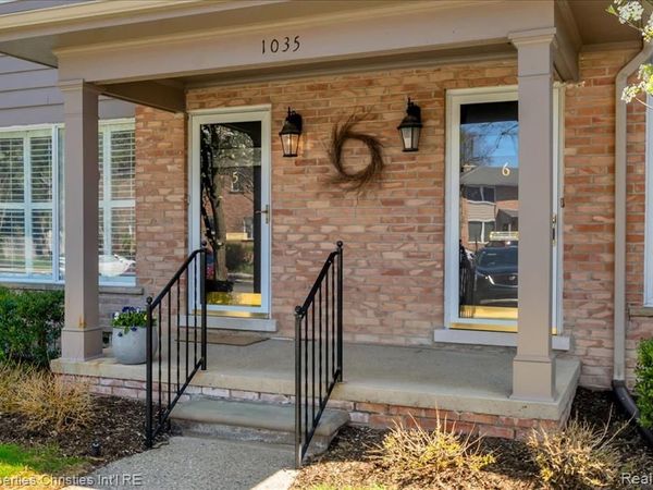 1035 N Old Woodward Avenue , Birmingham, MI 48009