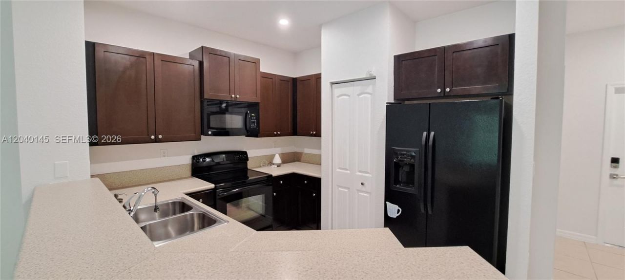3526 NW 29th Ct , Unit 3526, Lauderdale Lakes, FL 33311 Photo
