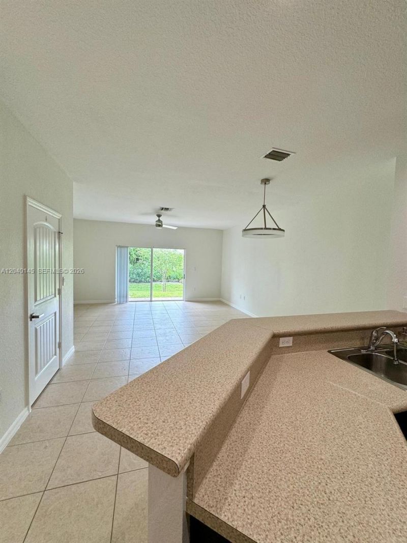 3526 NW 29th Ct , Unit 3526, Lauderdale Lakes, FL 33311 Photo