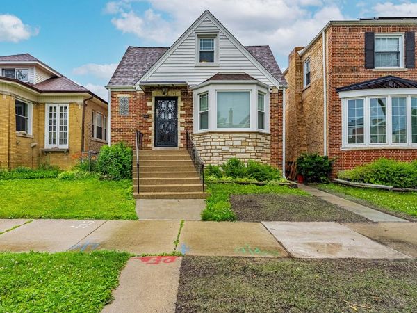 5621 N Drake Avenue , Chicago, IL 60659