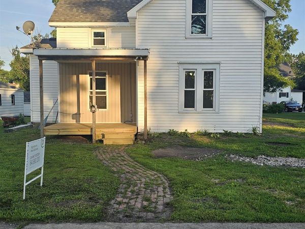 427 East Street, Grinnell, IA 50112