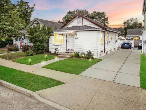 937 N 7th Street , New Hyde Park, NY 11040