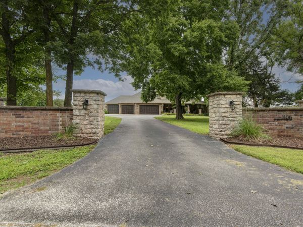 1106 W Pebble Creek Drive , Nixa, MO 65714