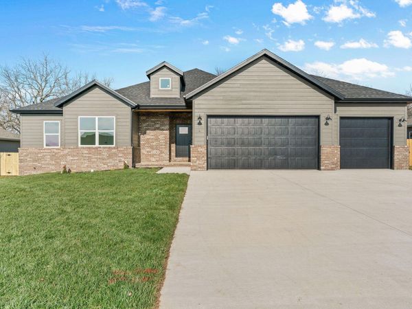 185 E Clayton Lane , Republic, MO 65738
