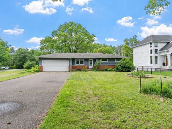 15 Pineview Lane N, Plymouth, MN 55441