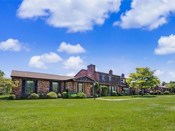 145 Wedgewood Drive, Buffalo, NY 14221