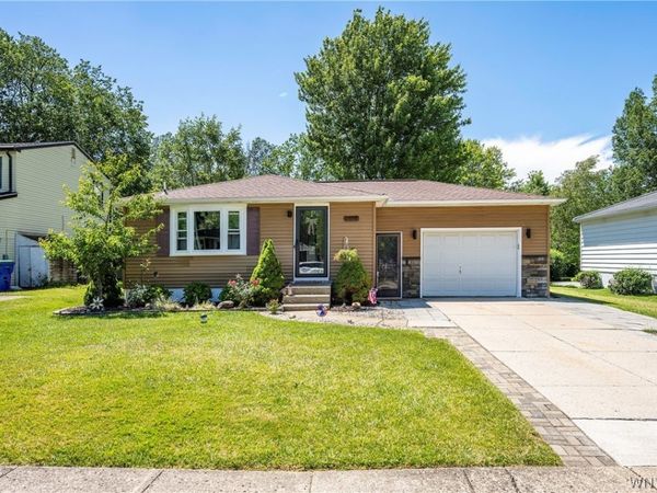 4368 Chisholm , Hamburg, NY 14075