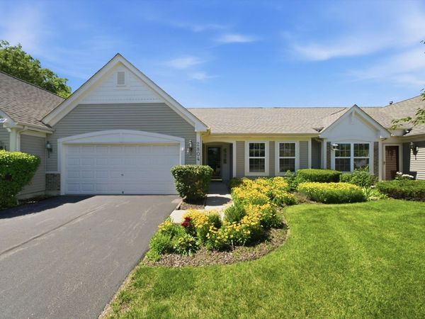 2804 N Southern Hills Drive , Wadsworth, IL 60083