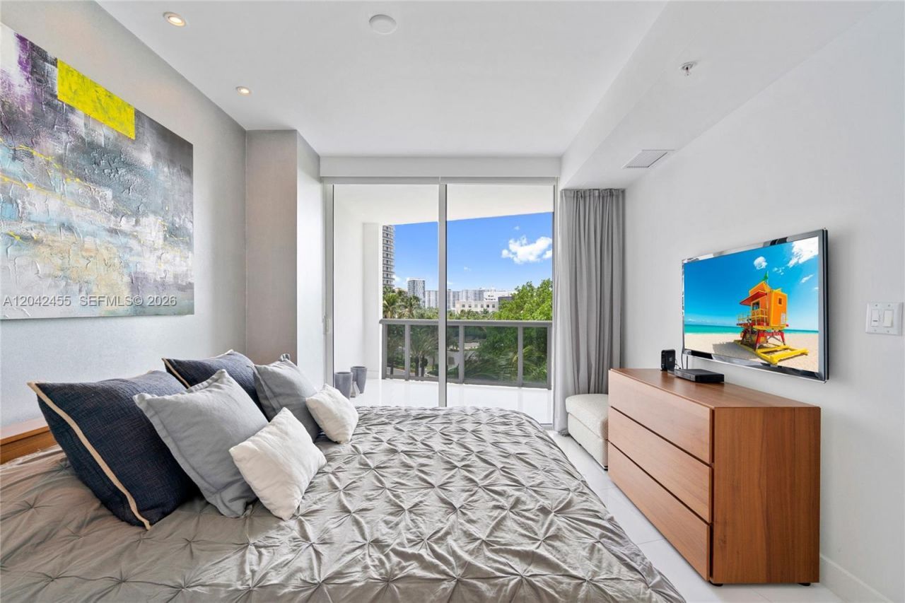 18201 Collins Ave , Unit 603, Sunny Isles Beach, FL 33160 Photo