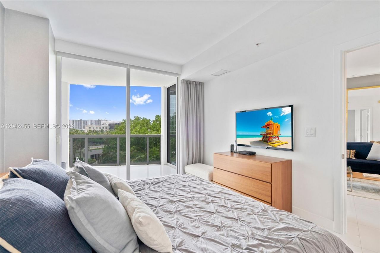 18201 Collins Ave , Unit 603, Sunny Isles Beach, FL 33160 Photo