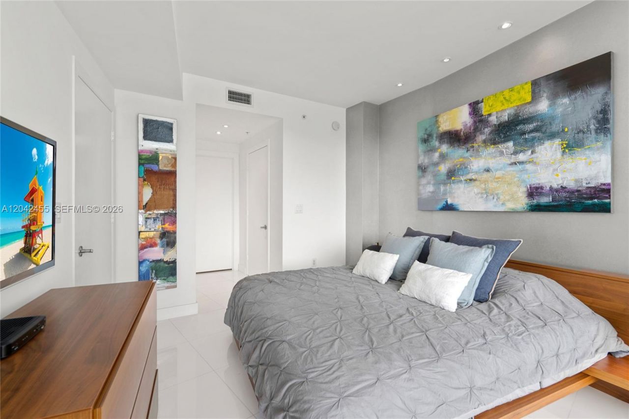 18201 Collins Ave , Unit 603, Sunny Isles Beach, FL 33160 Photo