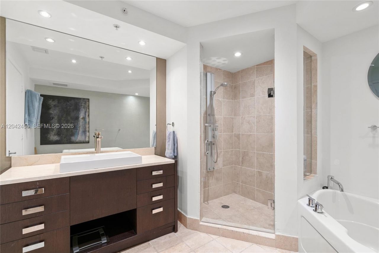 18201 Collins Ave , Unit 603, Sunny Isles Beach, FL 33160 Photo