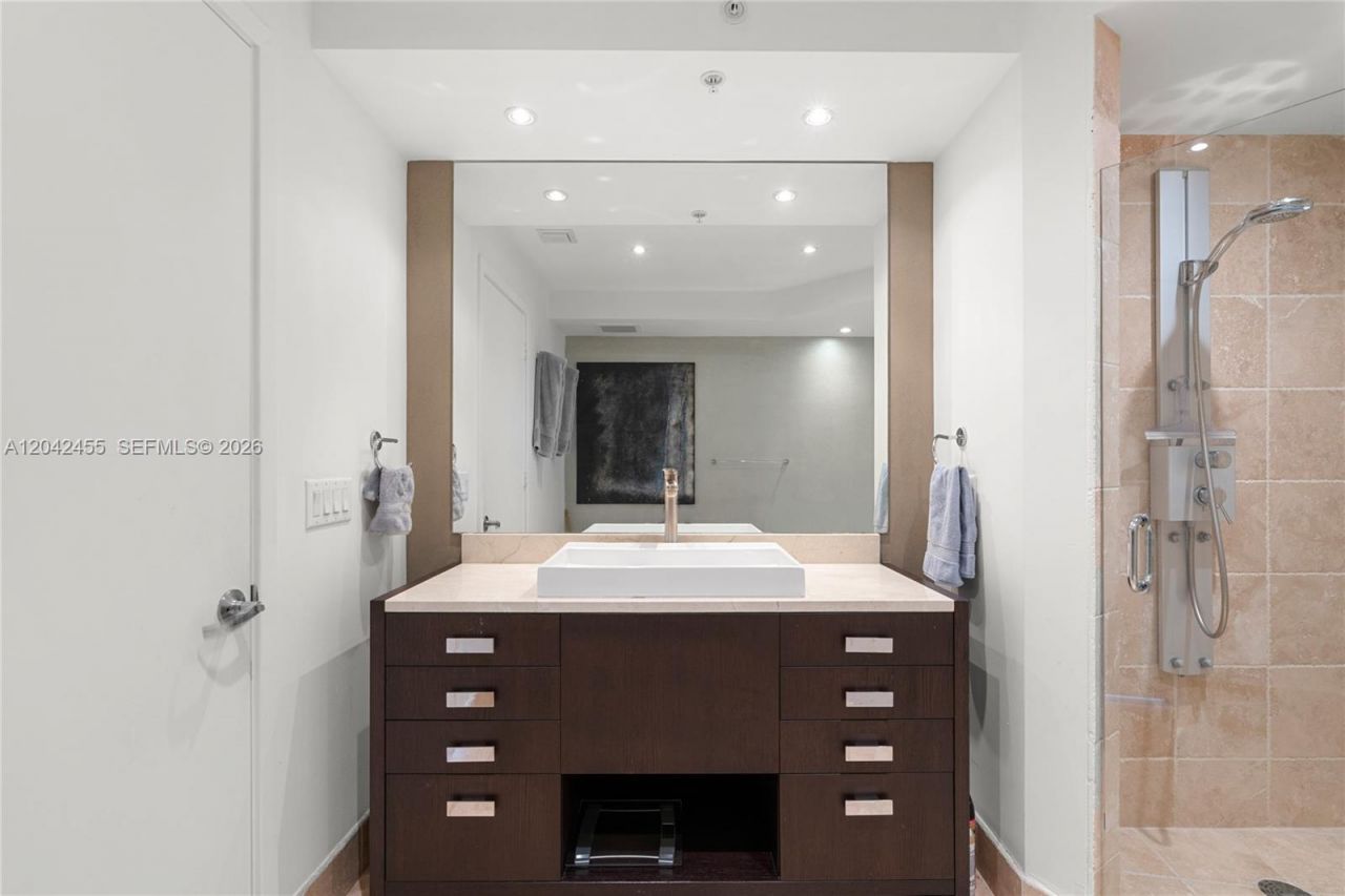 18201 Collins Ave , Unit 603, Sunny Isles Beach, FL 33160 Photo