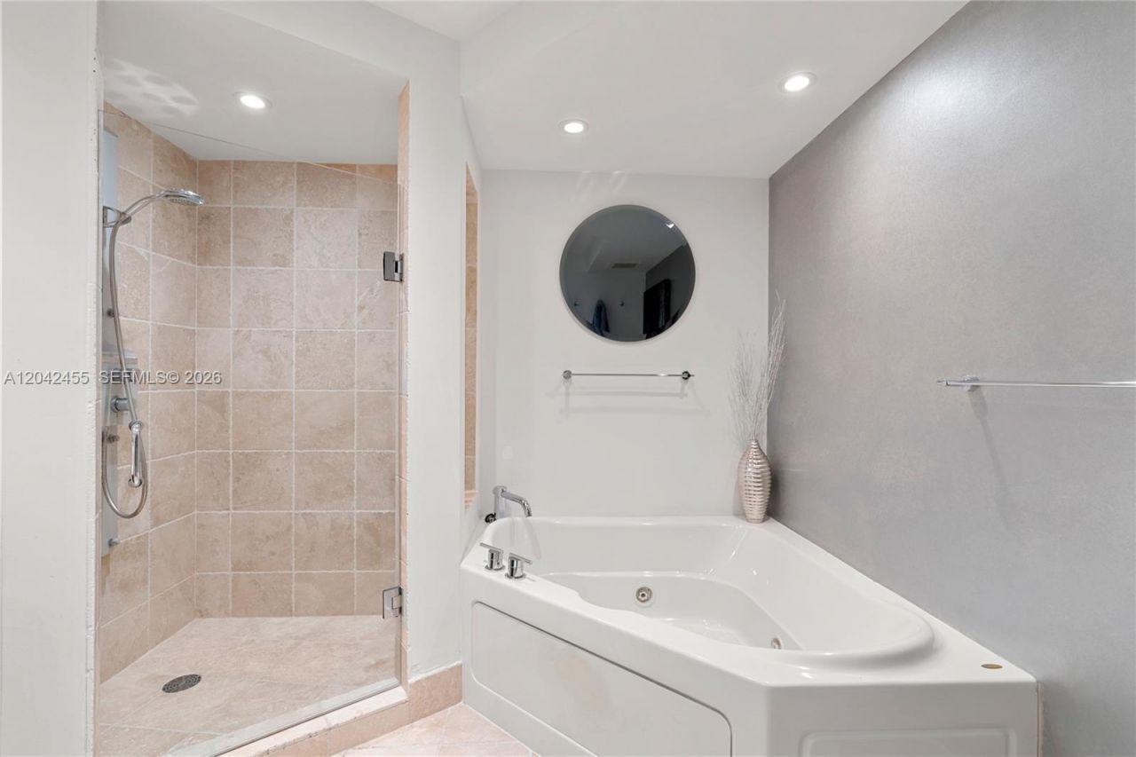 18201 Collins Ave , Unit 603, Sunny Isles Beach, FL 33160 Photo