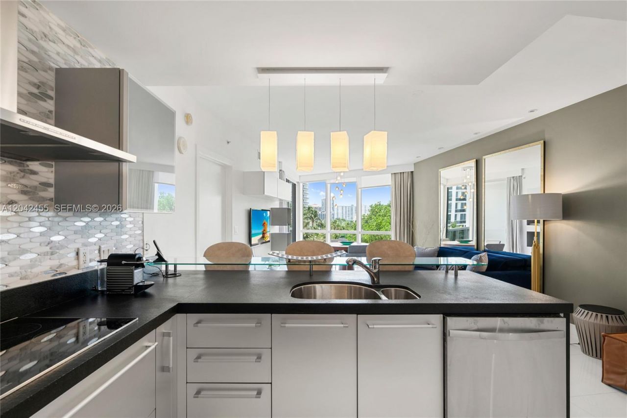 18201 Collins Ave , Unit 603, Sunny Isles Beach, FL 33160 Photo