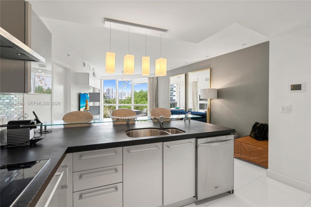 18201 Collins Ave , Unit 603, Sunny Isles Beach, FL 33160 Photo