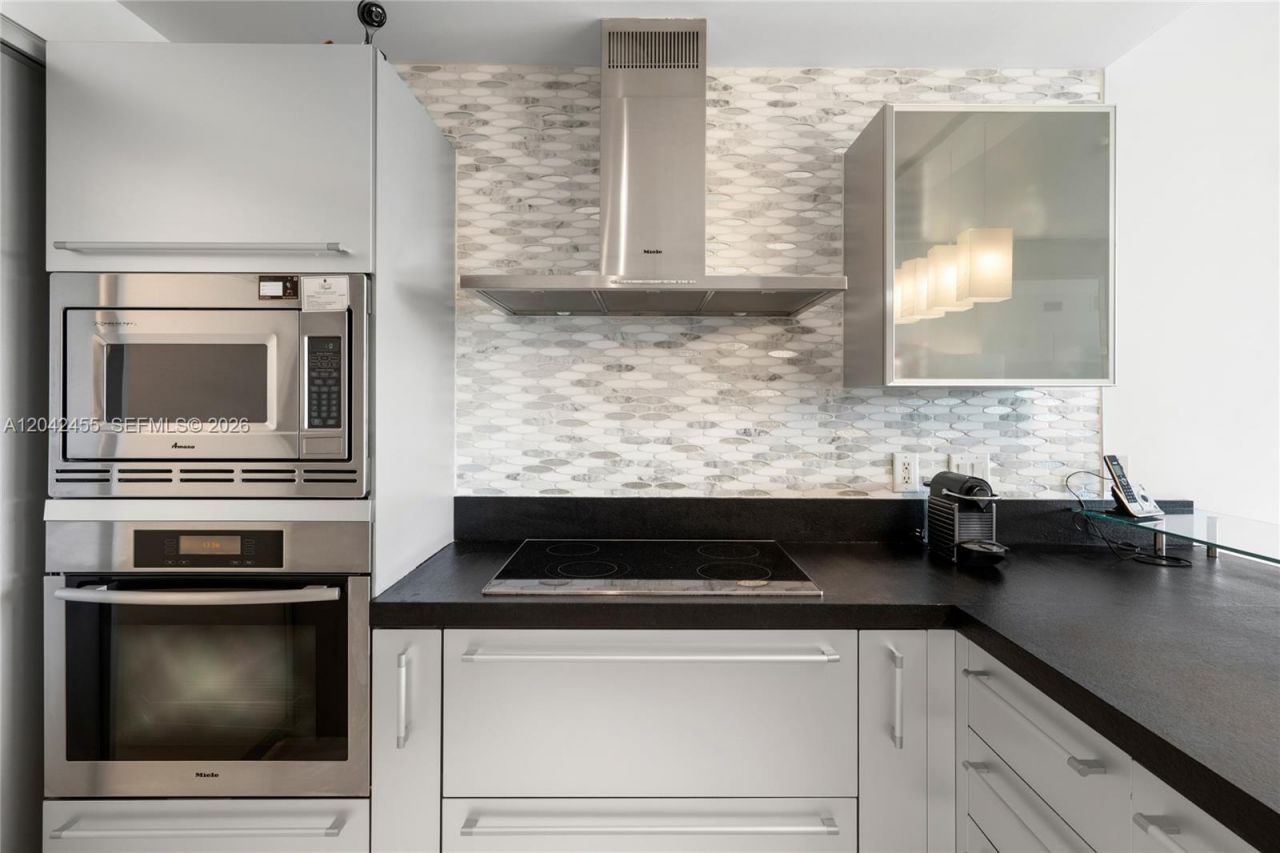 18201 Collins Ave , Unit 603, Sunny Isles Beach, FL 33160 Photo