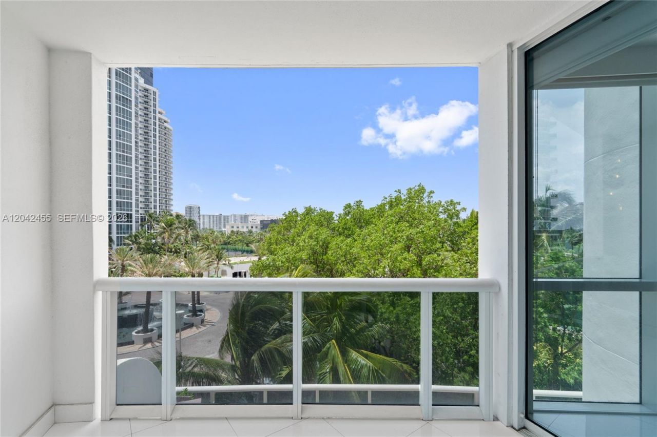 18201 Collins Ave , Unit 603, Sunny Isles Beach, FL 33160 Photo