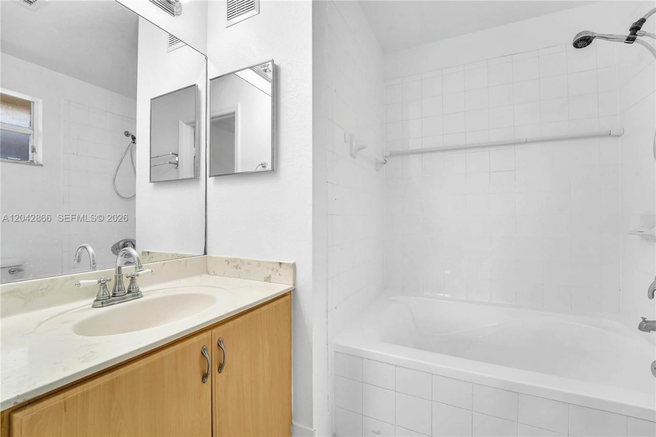 8858 W Flagler St, Unit 210, Miami, FL 33174 Photo