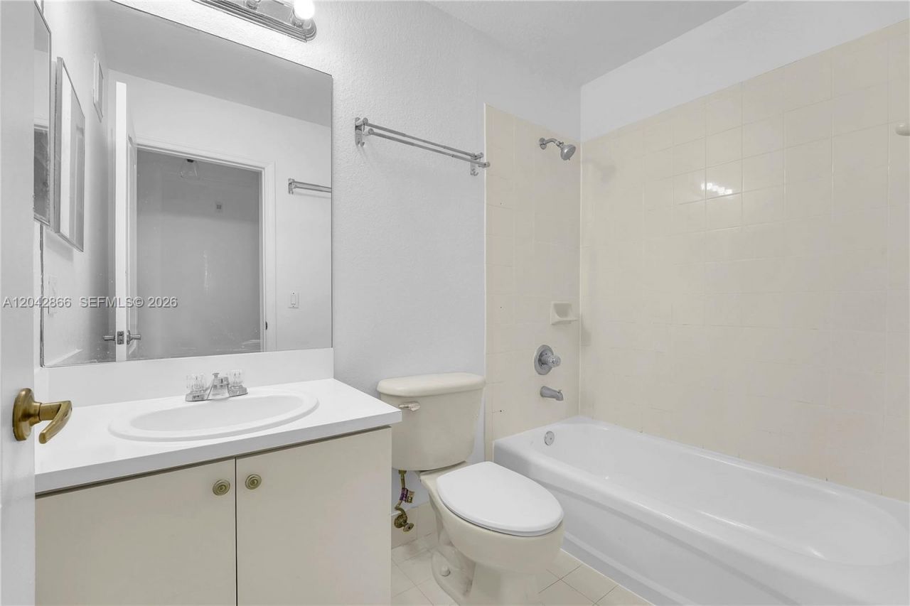 8858 W Flagler St, Unit 210, Miami, FL 33174 Photo