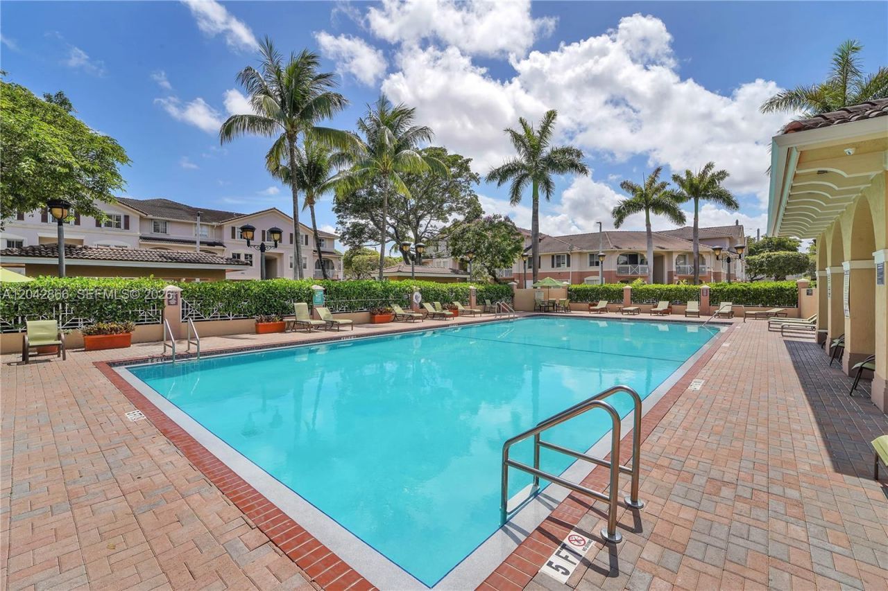 8858 W Flagler St, Unit 210, Miami, FL 33174 Photo