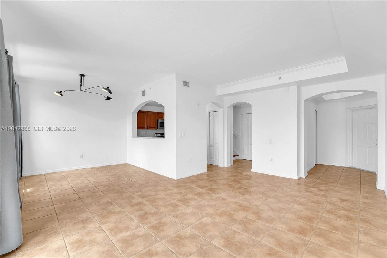 8858 W Flagler St, Unit 210, Miami, FL 33174 Photo