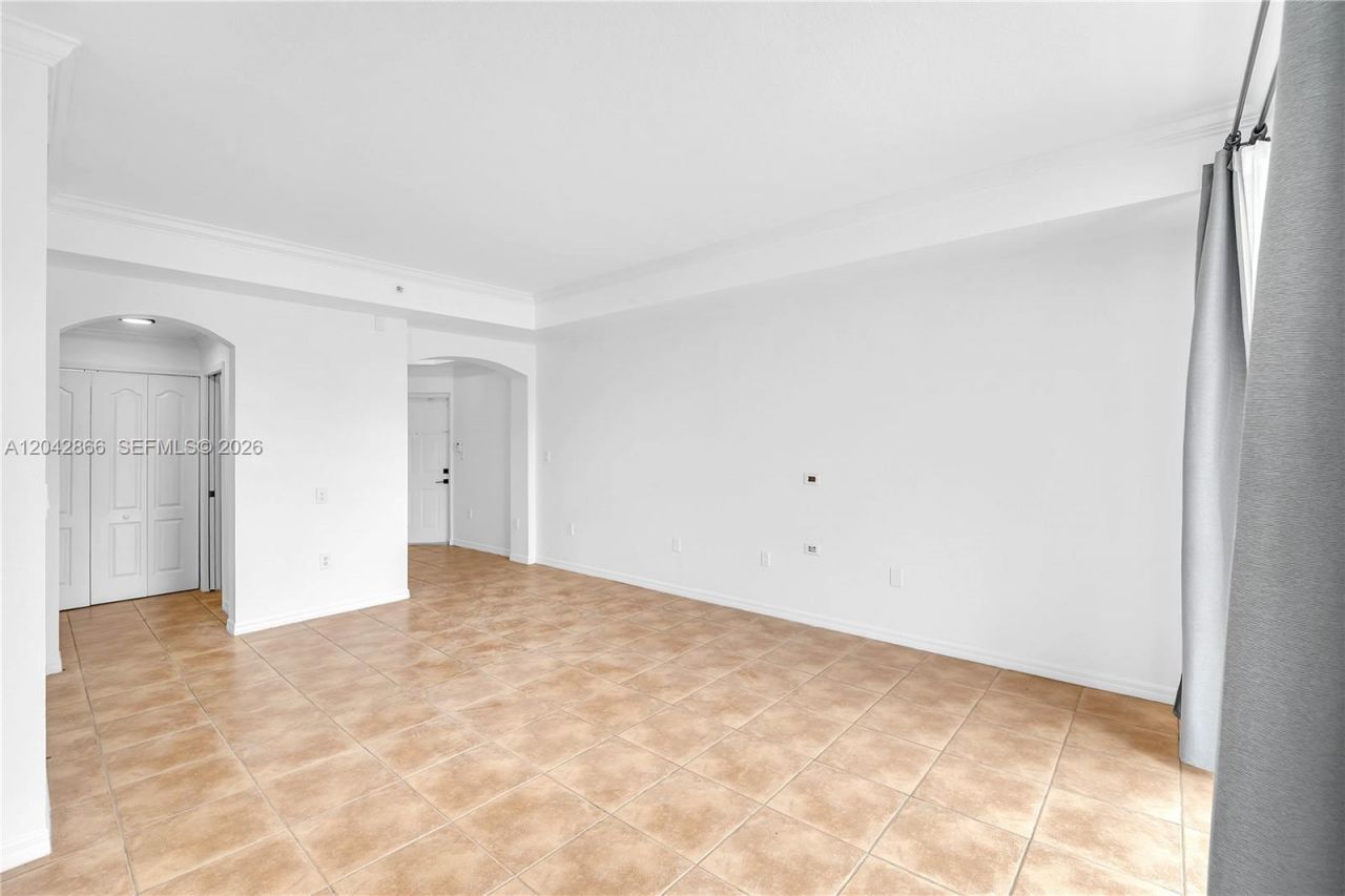 8858 W Flagler St, Unit 210, Miami, FL 33174 Photo