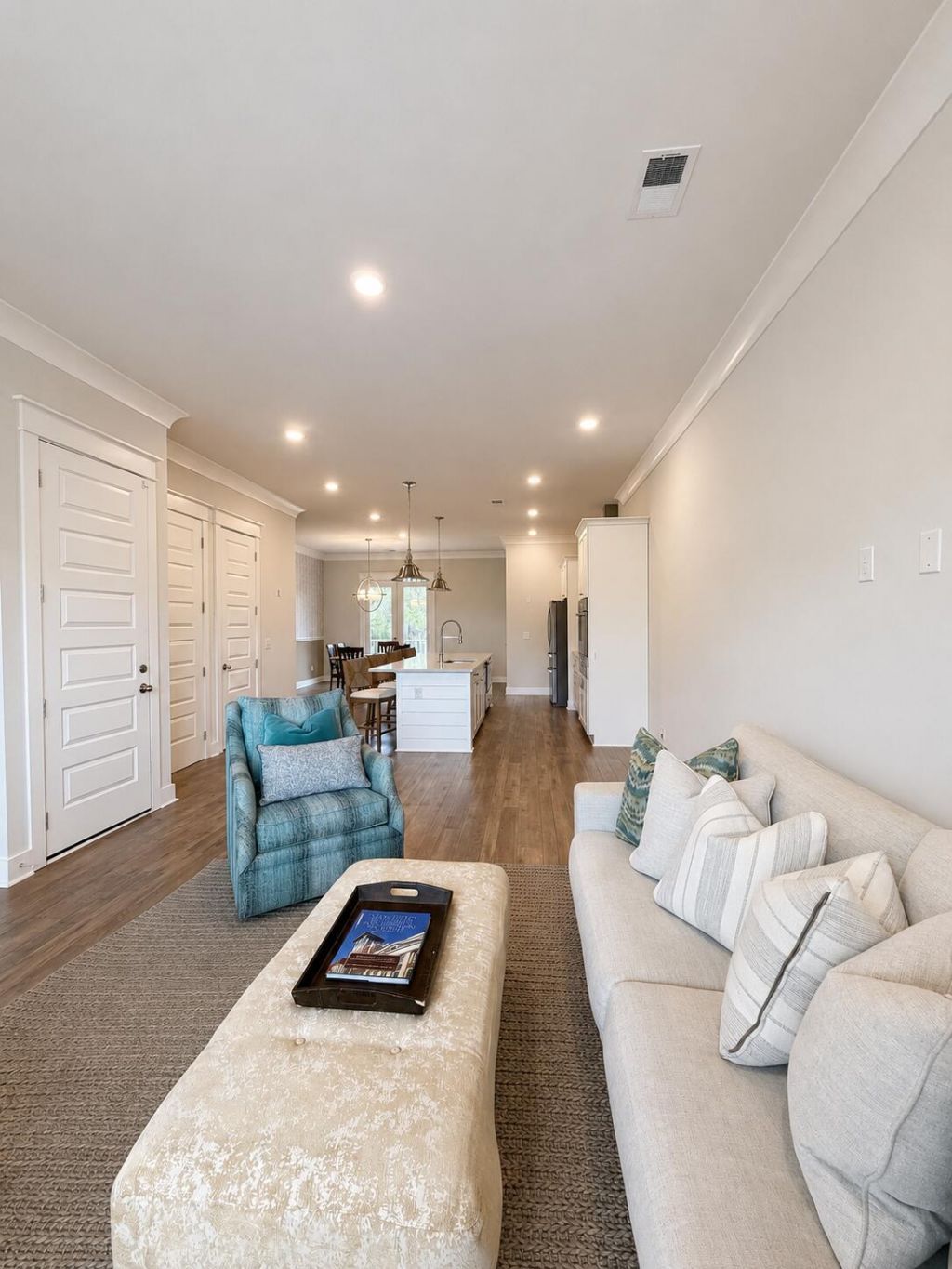 814 Kings Oak Court Photo 4