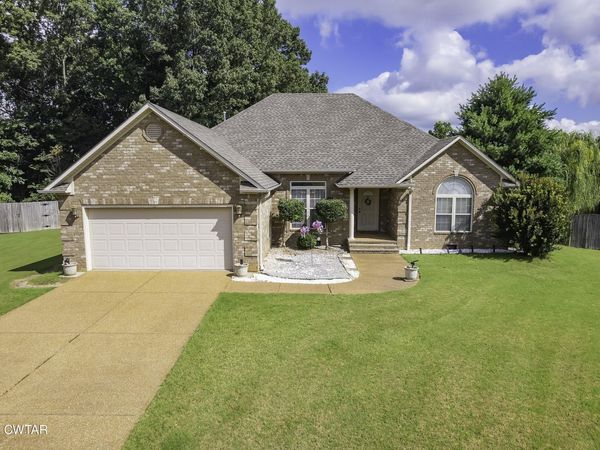 87 Lennox Village Drive, Jackson, TN 38305