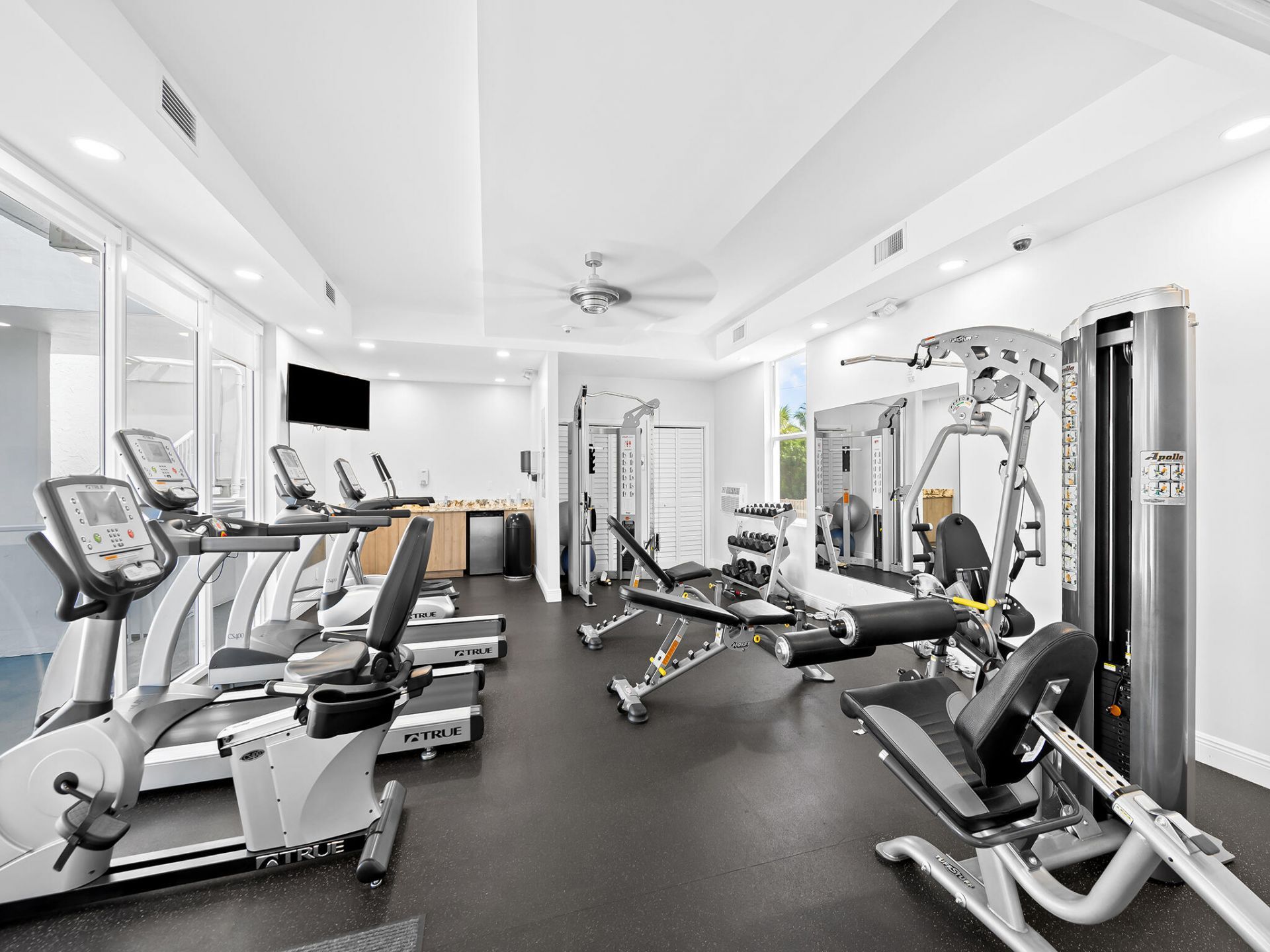 2200 NE 33rd Avenue, Unit 2d, Fort Lauderdale, FL 33305 Photo