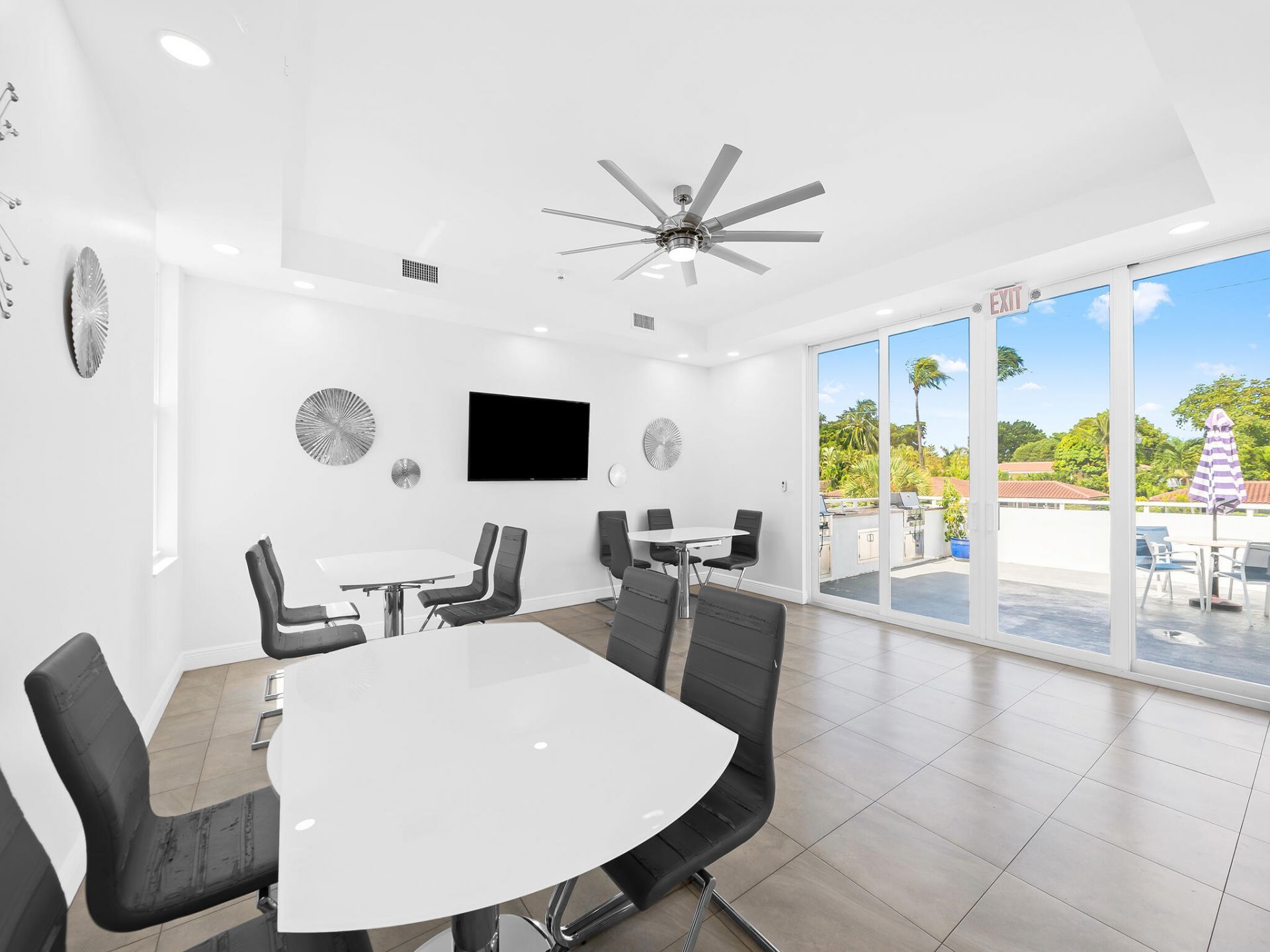 2200 NE 33rd Avenue, Unit 2d, Fort Lauderdale, FL 33305 Photo