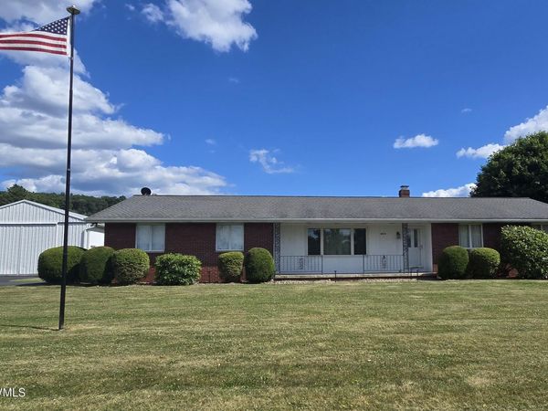 215 W KLINE Road, Nescopeck, PA 18635