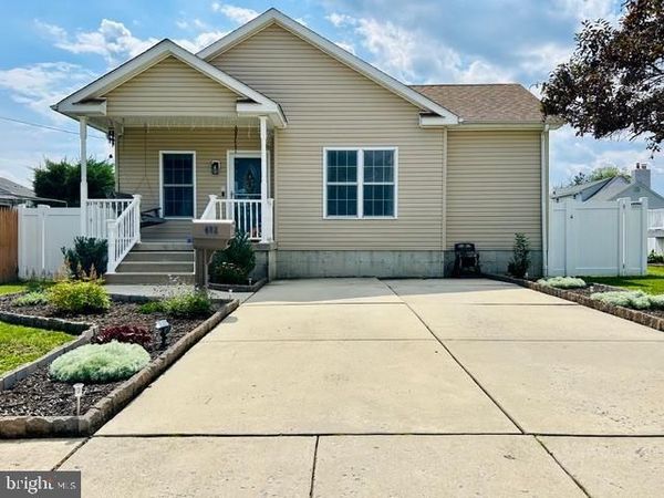 402 GLOUCESTER AVENUE, MAGNOLIA, NJ 08049