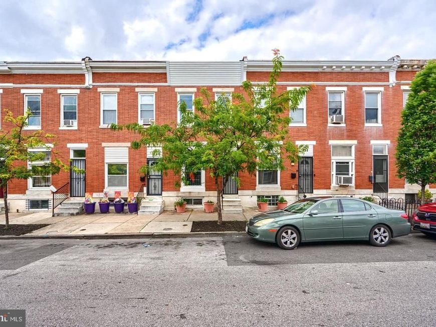 826 N Kenwood Avenue, Baltimore, MD 21205 Main Photo
