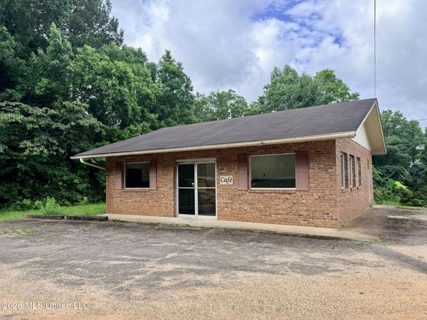 715 Mississippi 28 , Taylorsville, MS 39168