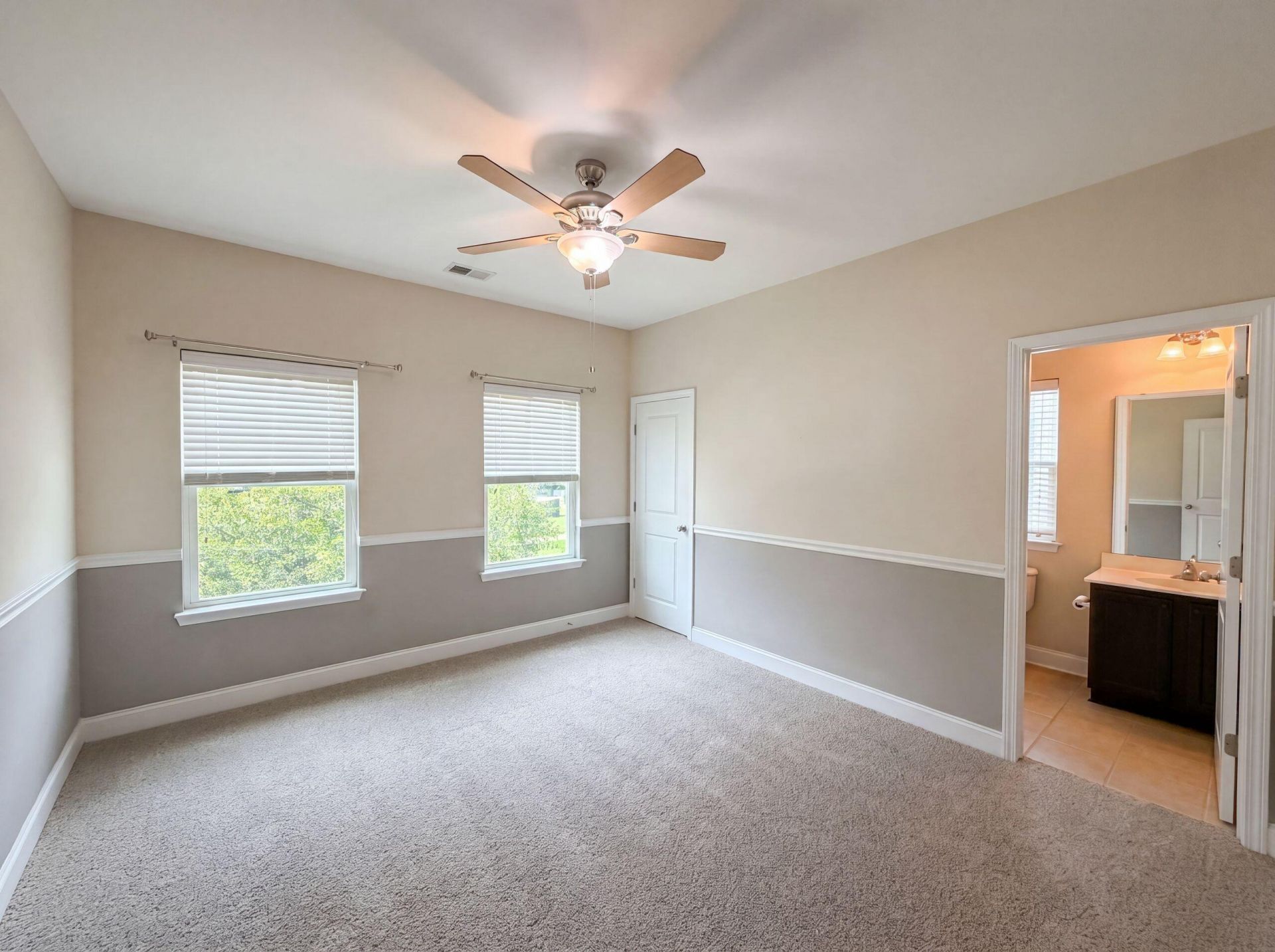 1013 Ashley Garden Boulevard Photo 9