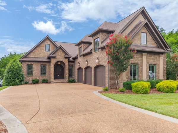 1149 McCrory Cir, Gallatin, TN 37066
