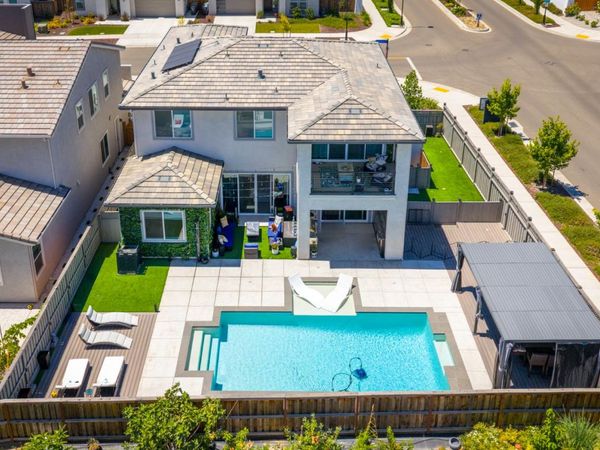 3483 Mulholland Dr, Lathrop, CA 95330