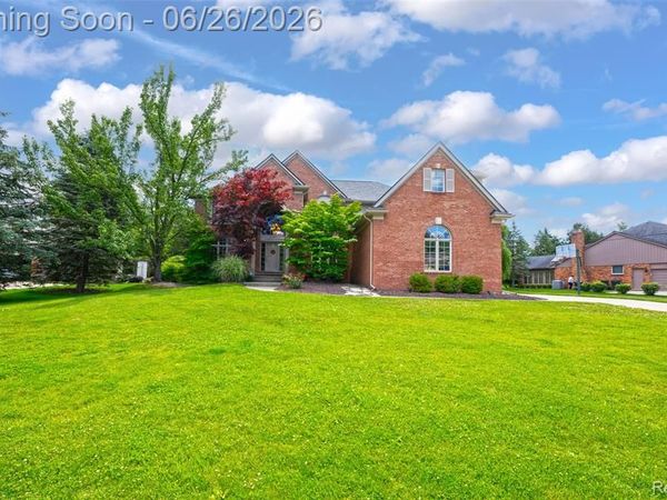 2619 Lambeth Park, Rochester Hills, MI 48306