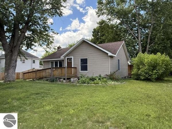 210 Pine Street S, Marion, MI 49665