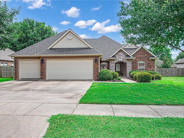 4457 Putting Green Drive , Fayetteville, AR 72704