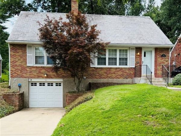 90 Greendale Drive , Greendale, MO 63121