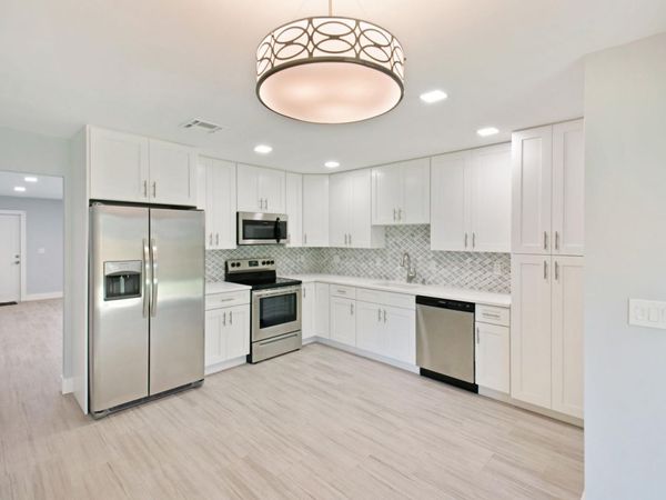 9128 Roan Lane, West Palm Beach, FL 33403