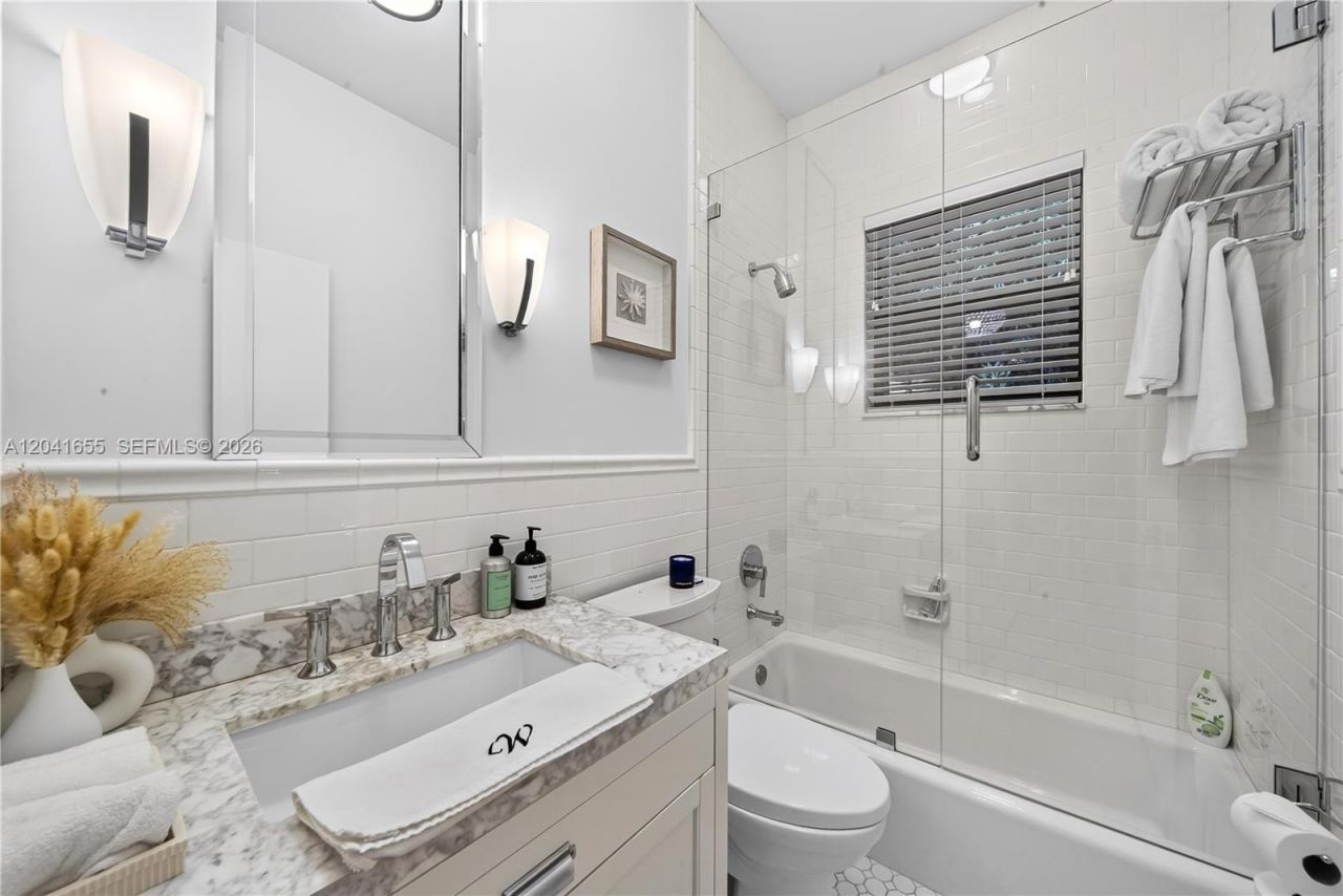 460 W Dilido Dr, Miami Beach, FL 33139 Photo