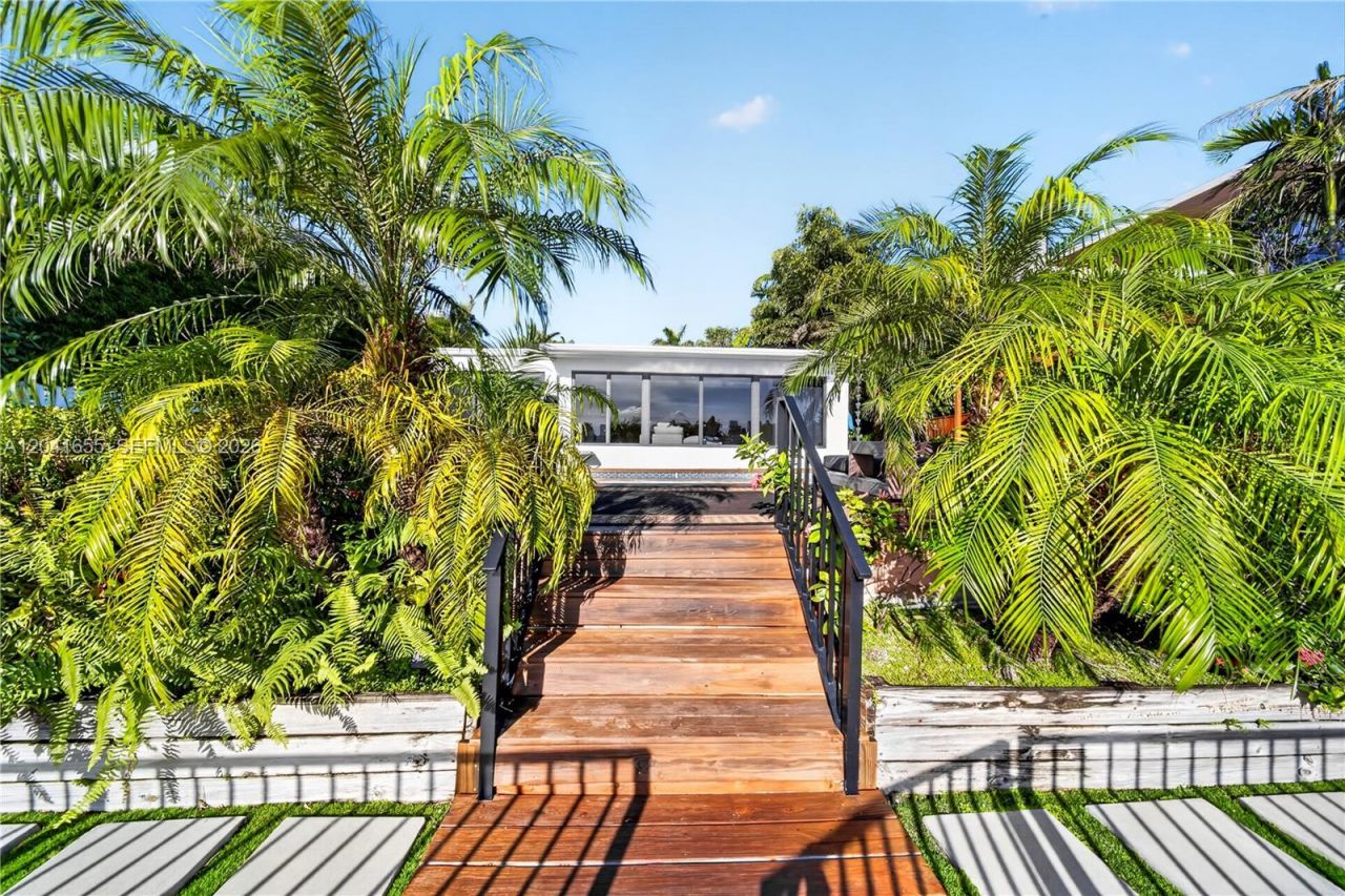 460 W Dilido Dr, Miami Beach, FL 33139 Photo