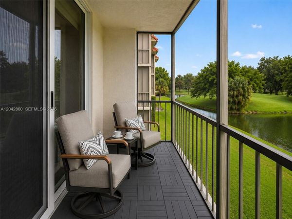 800 S Hollybrook Dr , Unit 205, Pembroke Pines, FL 33025