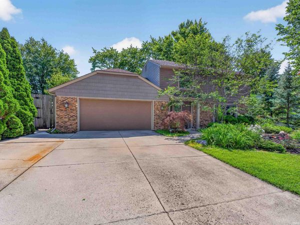 4603 Aboite Lake Drive, Fort Wayne, IN 46804