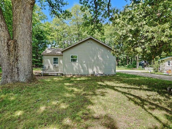1147 S Bingham Avenue, White Cloud, MI 49349